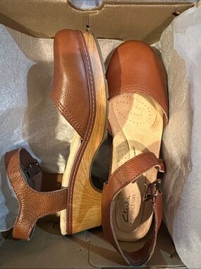 Clarks Tan Leather Mary Jane Clogs with Wood-Effect Wedge